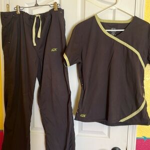 Iguana Med szS/P charcoal w chartreuse trim scrub set